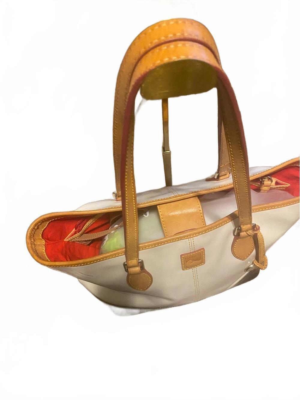 Dooney & Bourke Cream & Black colorblock 2 Tone Patent Leather Tote Ivory Heart - Picture 3 of 9